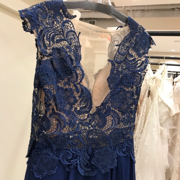 Prom/formal dress - Picture 6 of 8